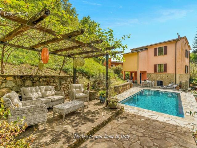 Villetta indipendente in vendita di 281 m² in Località la Greta, 10