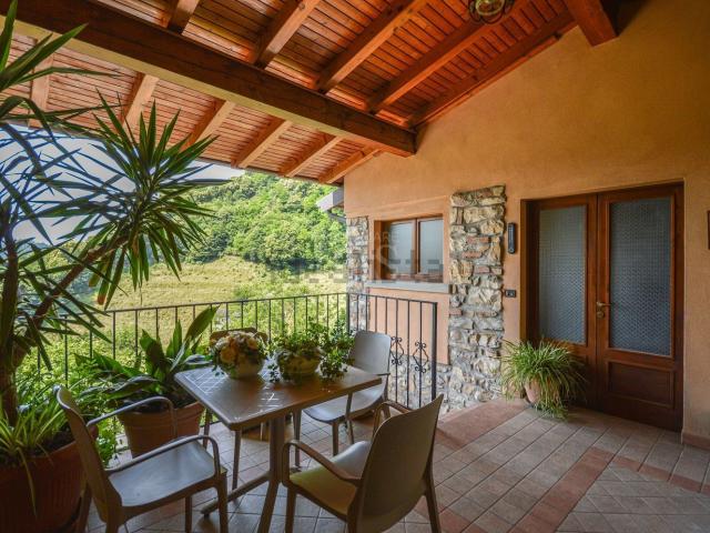 Villetta indipendente in vendita di 282 m² in Via Dosso, 10
