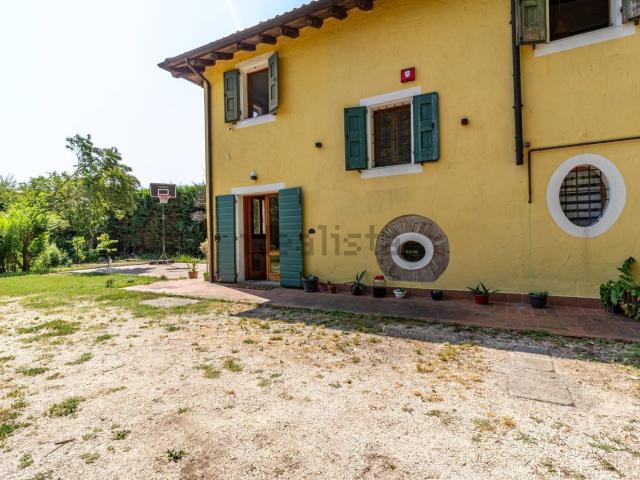 Villetta indipendente in vendita di 282 m² in Via del Papa, 4532
