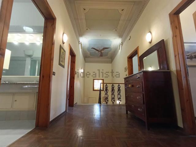 Villetta indipendente in vendita di 282 m² in Via Martiri della Libertà, 2