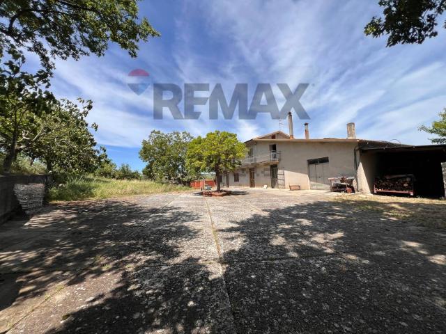 Villetta indipendente in vendita di 282 m² in Contrada Pescare