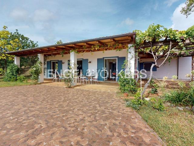 Villetta indipendente in vendita di 282 m² in Strada Provinciale Itri Sperlonga