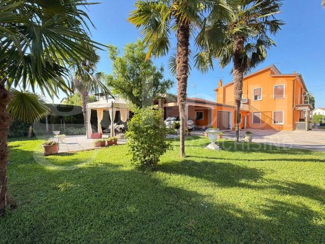 Villetta indipendente in vendita di 283 m²