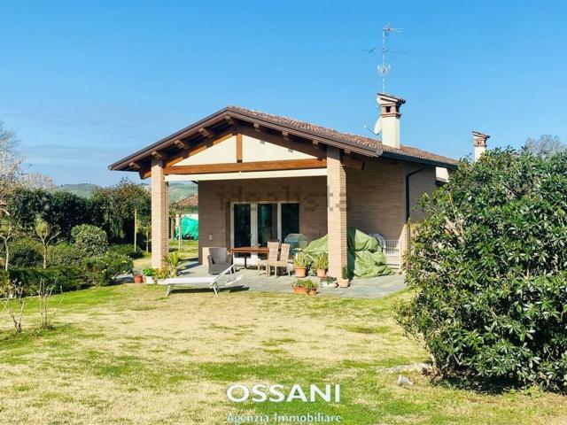 Villetta indipendente in vendita di 283 m² in Via Sarna, 187