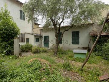 Villetta indipendente in vendita di 283 m² in Via XXV Aprile