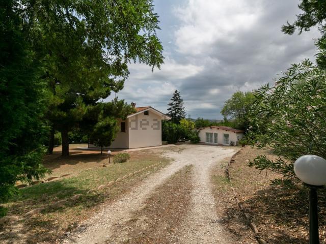 Villetta indipendente in vendita di 283 m² in Strada Fonte Lebrige, 1297