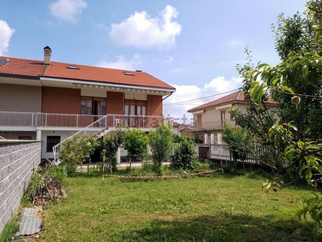 Villetta indipendente in vendita di 284 m² in Via C.Colombo, 124