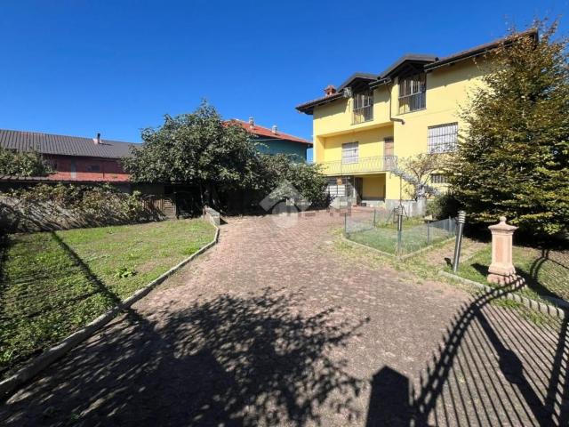 Villetta indipendente in vendita di 284 m² in Via Baglioni, 16