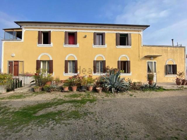 Villetta indipendente in vendita di 284 m²