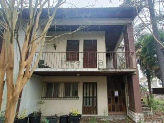 Villetta indipendente in vendita di 284 m² in Viale Paola Frassinetti, 33