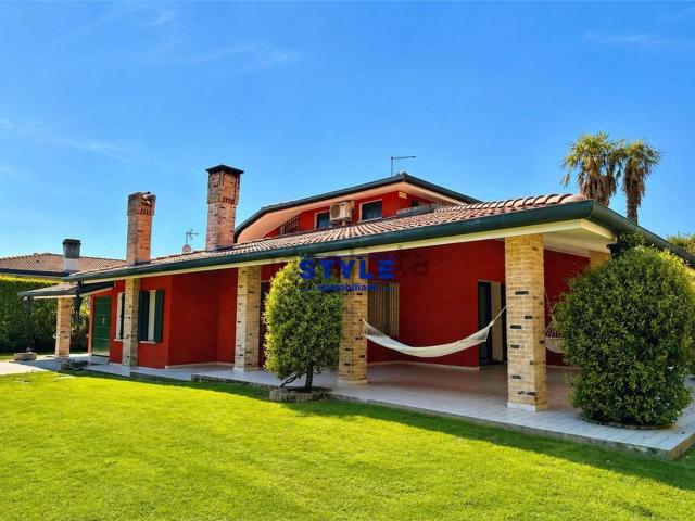 Villetta indipendente in vendita di 285 m²