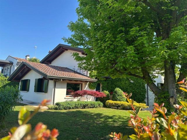 Villetta indipendente in vendita di 285 m²