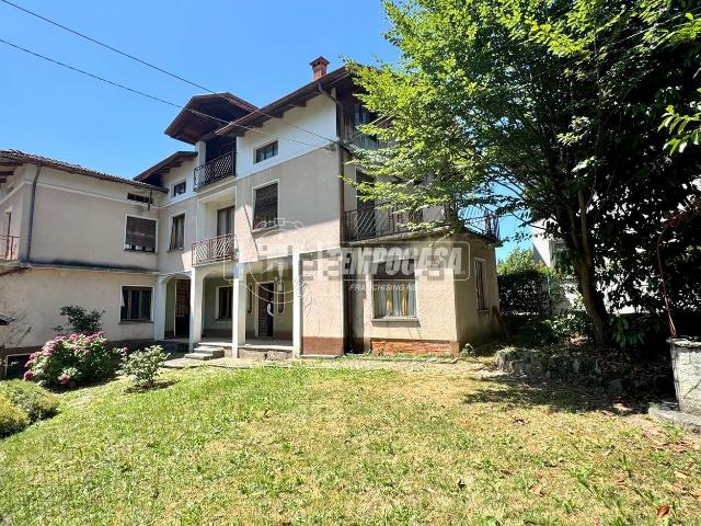 Villetta indipendente in vendita di 285 m² in Via Destefanis