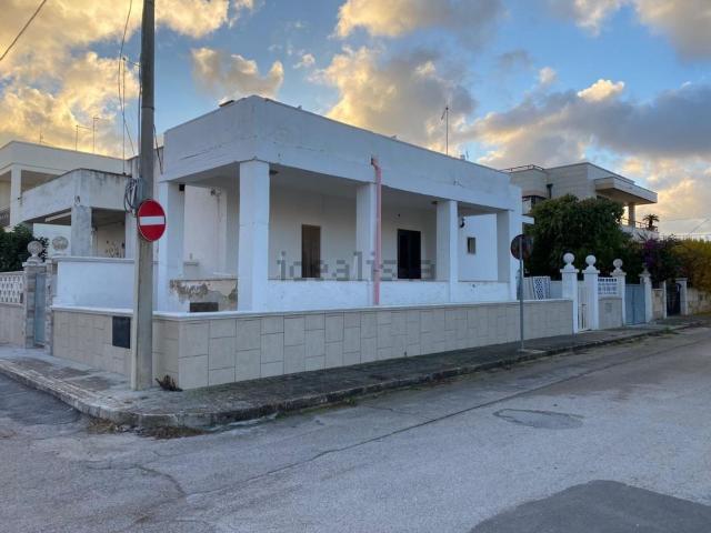 Villetta indipendente in vendita di 285 m² in Via Monviso