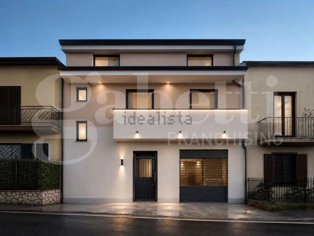 Villetta indipendente in vendita di 285 m² in Via Roma, 10