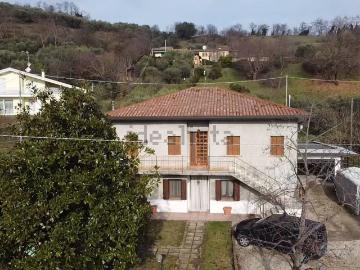 Villetta indipendente in vendita di 285 m² in Via Regianzane