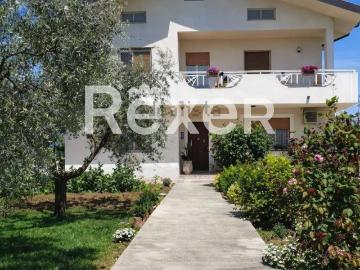 Villetta indipendente in vendita di 285 m² in Via Villa Consalvi, 105