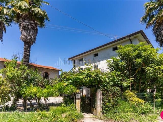 Villetta indipendente in vendita di 285 m² in Via Villafranca