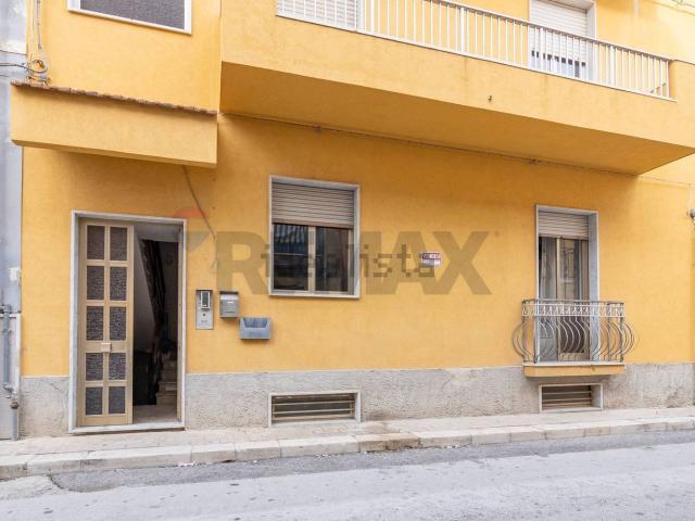 Villetta indipendente in vendita di 286 m² in Via G. Pascoli, 11