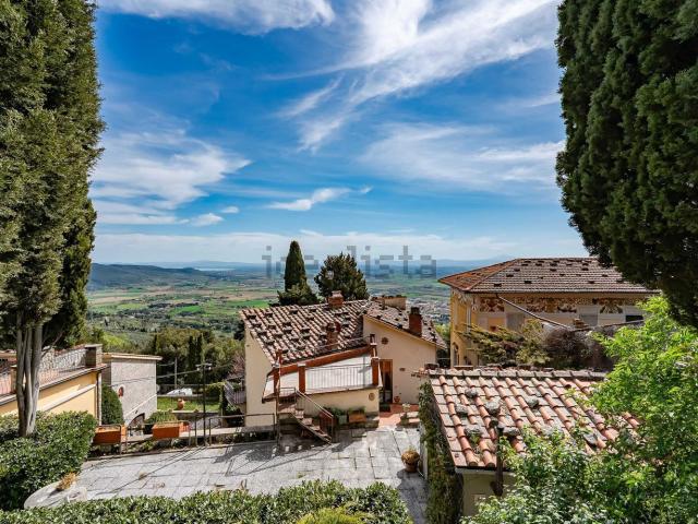 Villetta indipendente in vendita di 286 m² in Via Galileo Galilei, 1