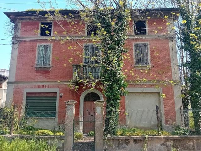 Villetta indipendente in vendita di 286 m² in Via Nazario Sauro, 3