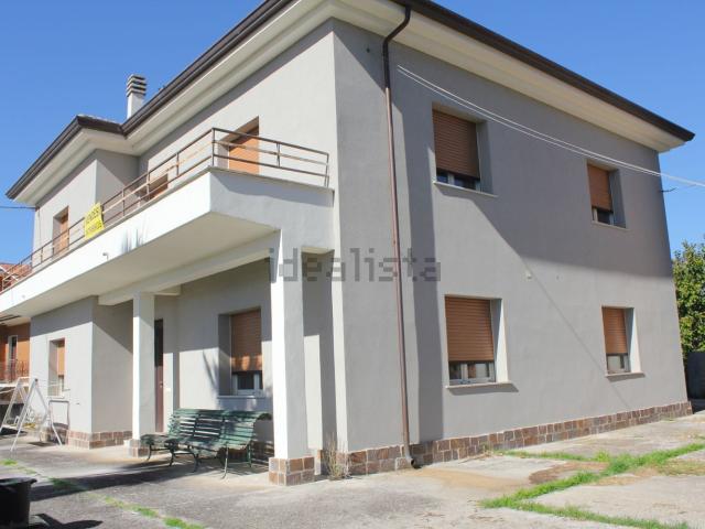 Villetta indipendente in vendita di 286 m² in Via San Leonardo, 33