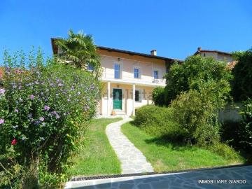 Villetta indipendente in vendita di 287 m² in Via Carrera, 6
