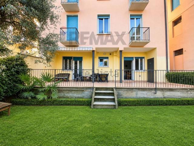 Villetta indipendente in vendita di 288 m² in Via Antonio Rosmini, 20