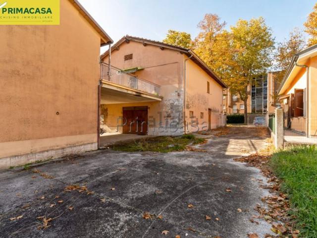 Villetta indipendente in vendita di 288 m² in Via dei Martiri