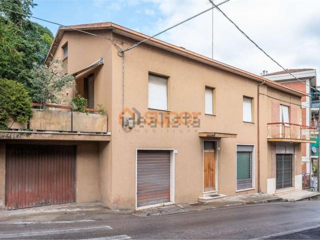 Villetta indipendente in vendita di 288 m² in Via Frà Giovanni da Pian di Carpine