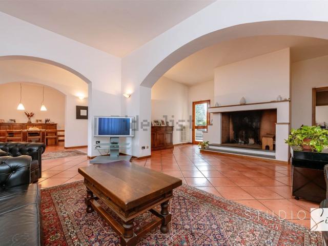 Villetta indipendente in vendita di 288 m² in Via San Michele