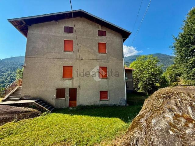 Villetta indipendente in vendita di 288 m² in Via Porro, 161