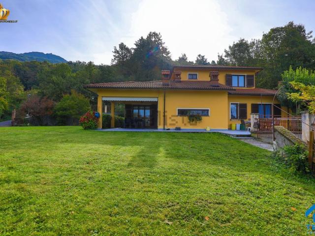 Villetta indipendente in vendita di 288 m² in Via Vittorio Veneto, 9