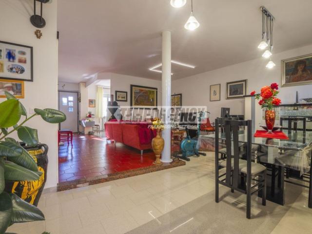 Villetta indipendente in vendita di 184 m² in Viale Montolmo