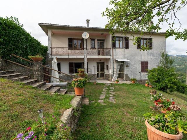Villetta indipendente in vendita di 289 m² in Via Cappel Montà