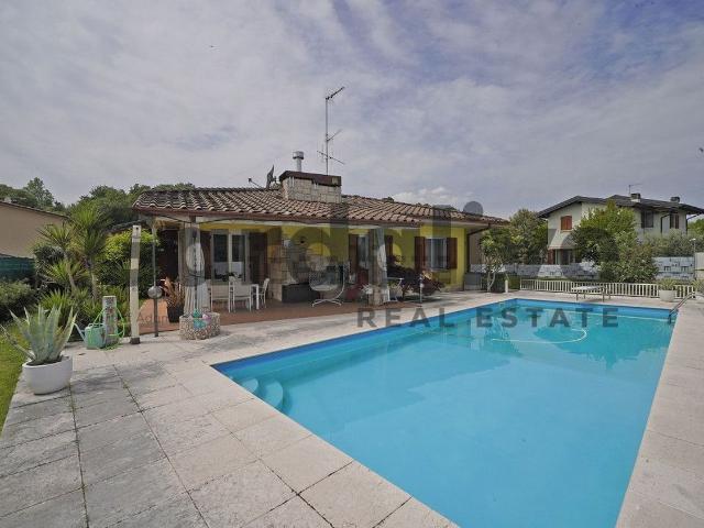 Villetta indipendente in vendita di 289 m² in Via del Rio