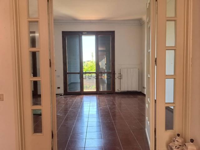 Villetta indipendente in vendita di 289 m² in Via Papa Giovanni XXIII