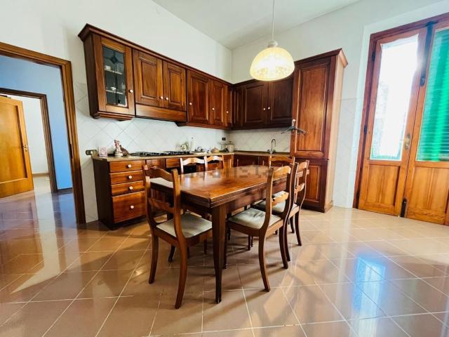 Villetta indipendente in vendita di 289 m² in Via Roma