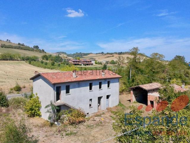 Villetta indipendente in vendita di 289 m² in Strada San Colombano Ricò, 15