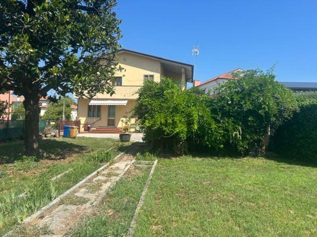 Villetta indipendente in vendita di 290 m²