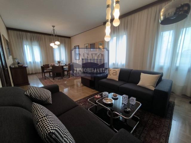 Villetta indipendente in vendita di 290 m²