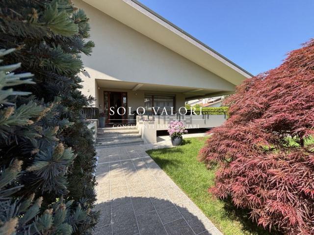 Villetta indipendente in vendita di 290 m²