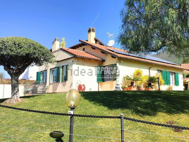 Villetta indipendente in vendita di 290 m² in Via Carenda, 7