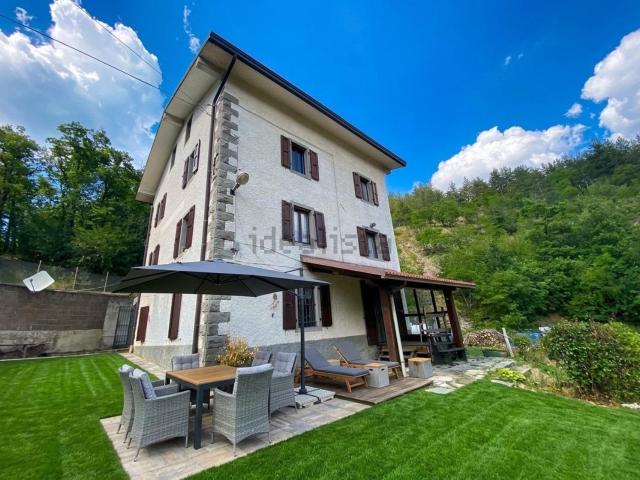 Villetta indipendente in vendita di 290 m² in Via Arrigo Benedetti