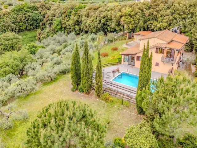 Villetta indipendente in vendita di 290 m² in Via degli Orti