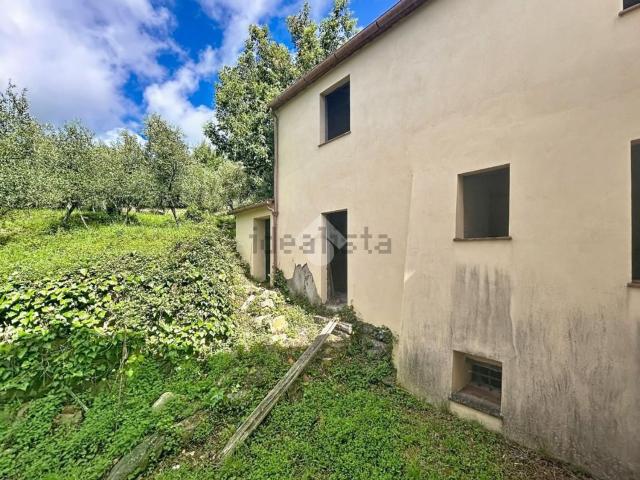 Villetta indipendente in vendita di 290 m² in Via del Fienilaccio
