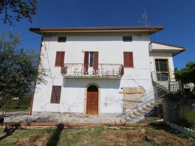 Villetta indipendente in vendita di 290 m² in Via Fonte Ottone, 5