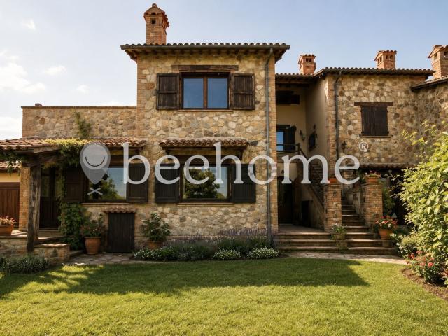 Villetta indipendente in vendita di 290 m² in Via ficulle