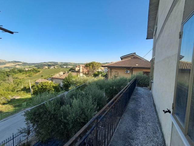 Villetta indipendente in vendita di 290 m² in Via Osvaldo Licini, 6