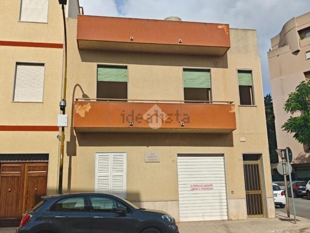 Villetta indipendente in vendita di 290 m² in Via la Russa Giuseppe, 89